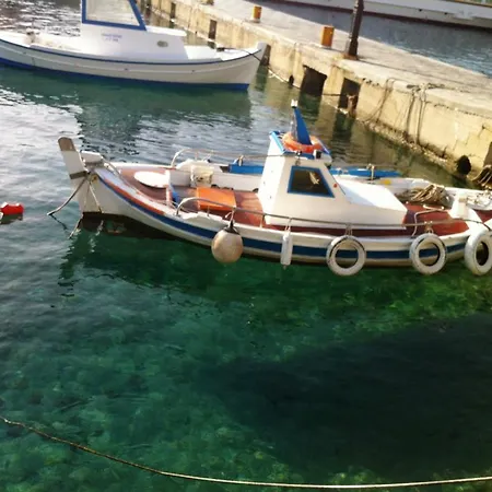 Oda ve Kahvaltı Elenas 2*